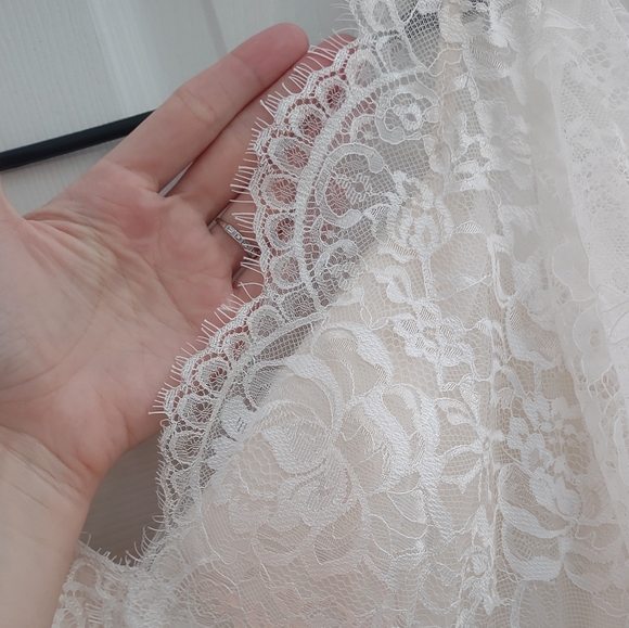 Boho lace wedding dress. - Picture 4 of 10